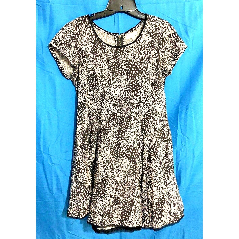 SILENCE + NOISE Urban Outfitters BLACK/GRAY Animal Print T-SHIRT SWING DRESS XS